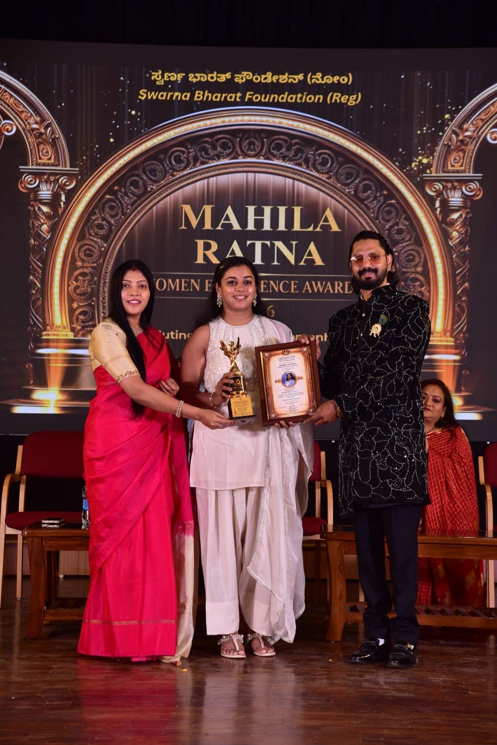 Acadvizen award recognition photograph 05